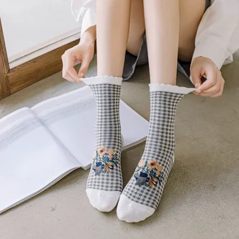 Женские носки с цветочной вышивкой, Корейская мода, винтажные длинные носки Harajuku, Женские носки JK Lolita в Японском стиле, милые носки с оборками Kawaii