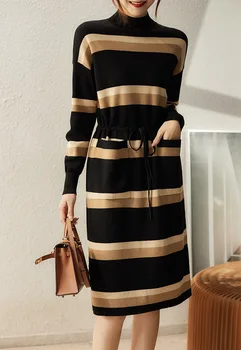 Осень 2023, Новый теплый стиль, Изящная нижняя юбка в полоску, подчеркивающая тонкое и модное вязаное платье-свитер